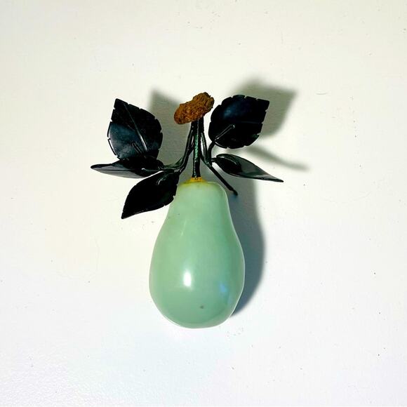 Vintage Carved Nephrite Jade PEAR & Leaves Fruit Sculpture Kitchen Decor - Picture 2 of 11